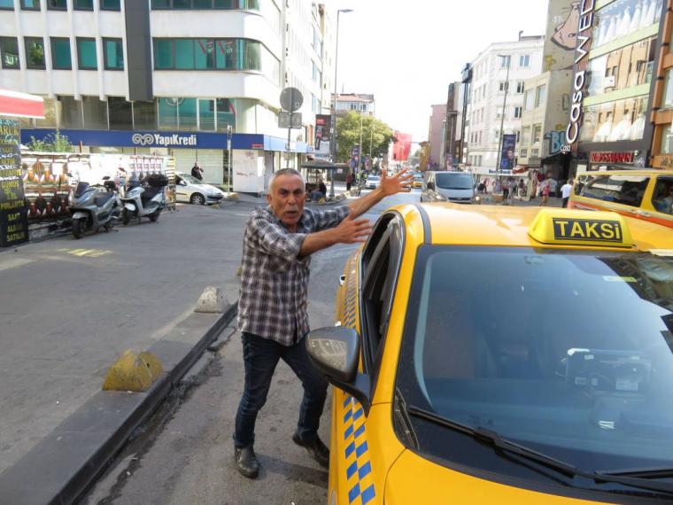 Ceza yazılmasına sinirlendi, aracını yumrukladı: 'Parçalayacağım bu aracı' 3