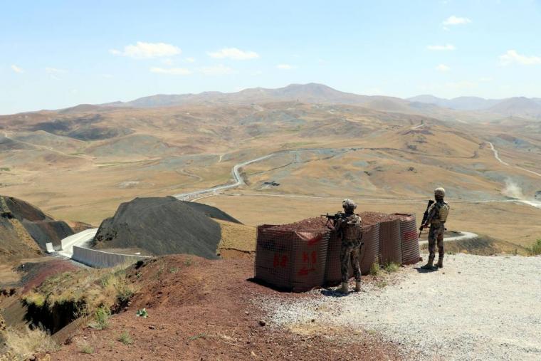 Sınıra beton duvarı: 145 kilometrelik kısmı tamamlandı, hendekler kazılıyor 2