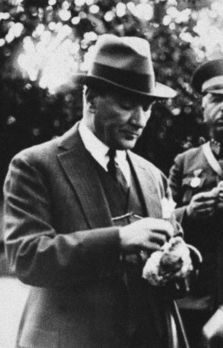 ATATÜRK'ÜN BİRBİRİNDEN GÜZEL FOTOĞRAFLARI 296