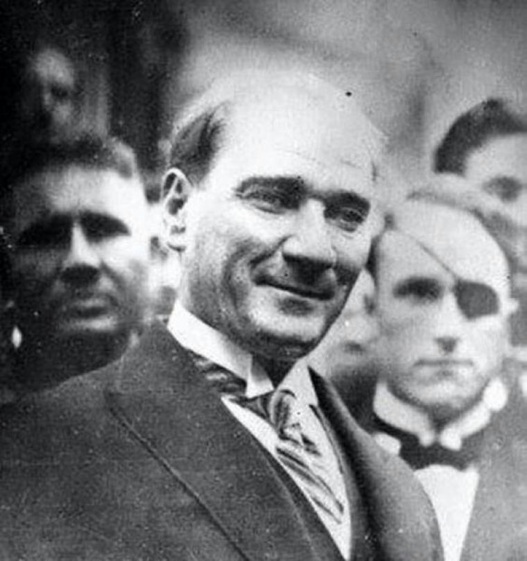 ATATÜRK'ÜN BİRBİRİNDEN GÜZEL FOTOĞRAFLARI 286