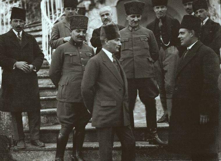 ATATÜRK'ÜN BİRBİRİNDEN GÜZEL FOTOĞRAFLARI 197