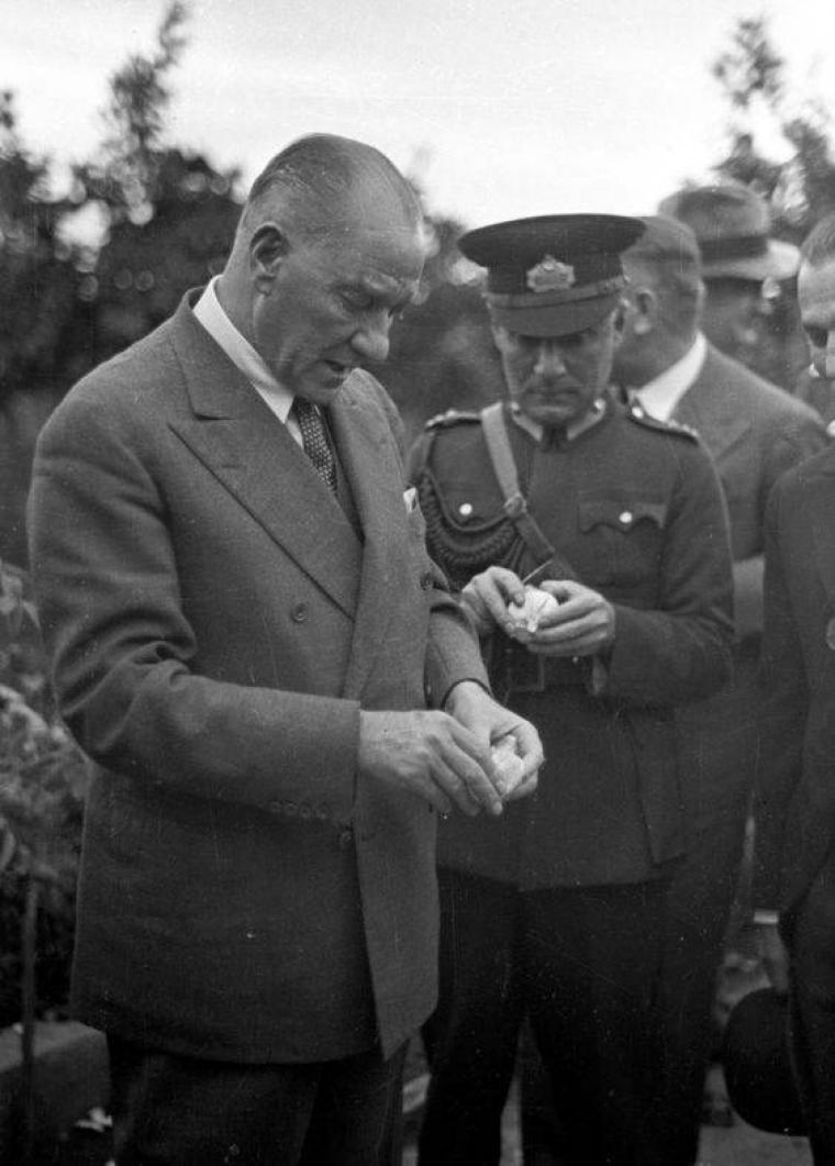 ATATÜRK'ÜN BİRBİRİNDEN GÜZEL FOTOĞRAFLARI 178