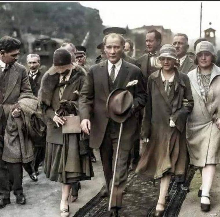 ATATÜRK'ÜN BİRBİRİNDEN GÜZEL FOTOĞRAFLARI 236