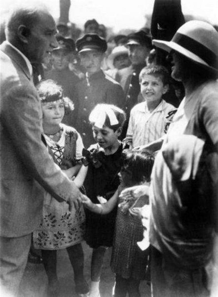 ATATÜRK'ÜN BİRBİRİNDEN GÜZEL FOTOĞRAFLARI 190