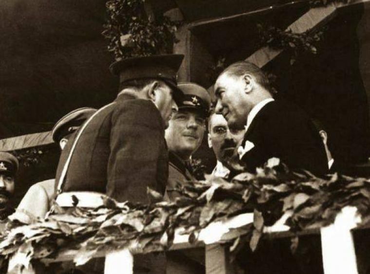 ATATÜRK'ÜN BİRBİRİNDEN GÜZEL FOTOĞRAFLARI 275