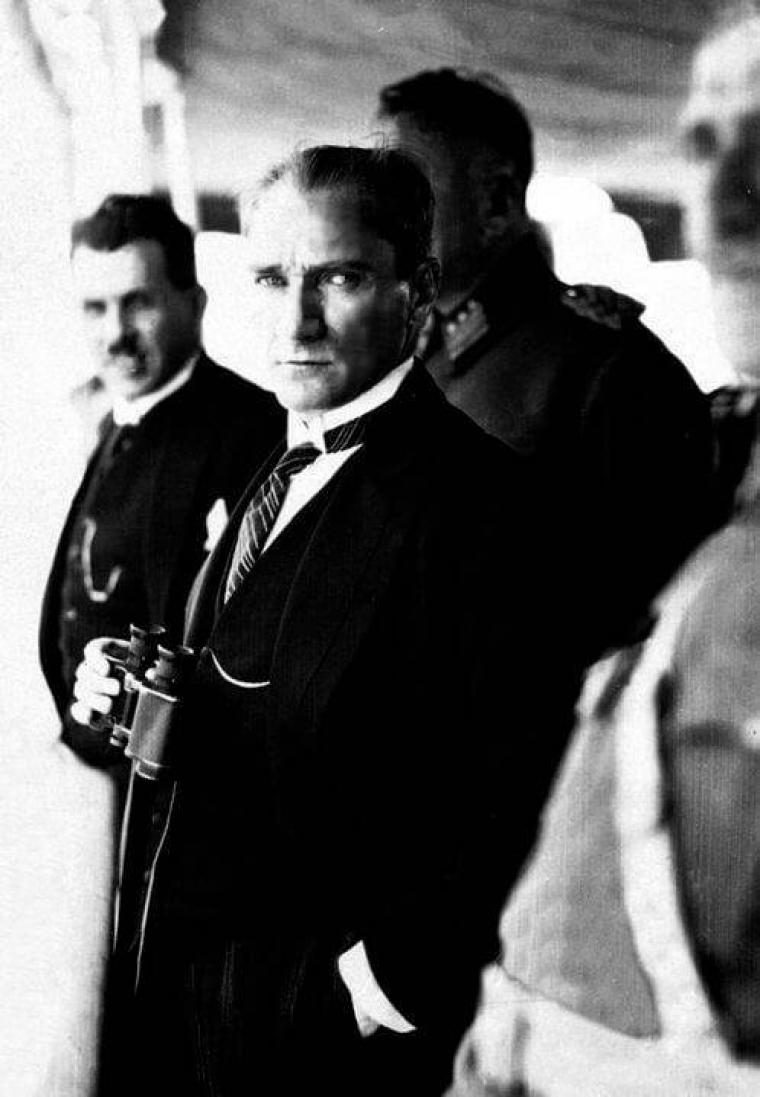 ATATÜRK'ÜN BİRBİRİNDEN GÜZEL FOTOĞRAFLARI 26