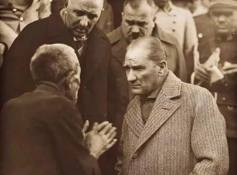 ATATÜRK'ÜN BİRBİRİNDEN GÜZEL FOTOĞRAFLARI 22