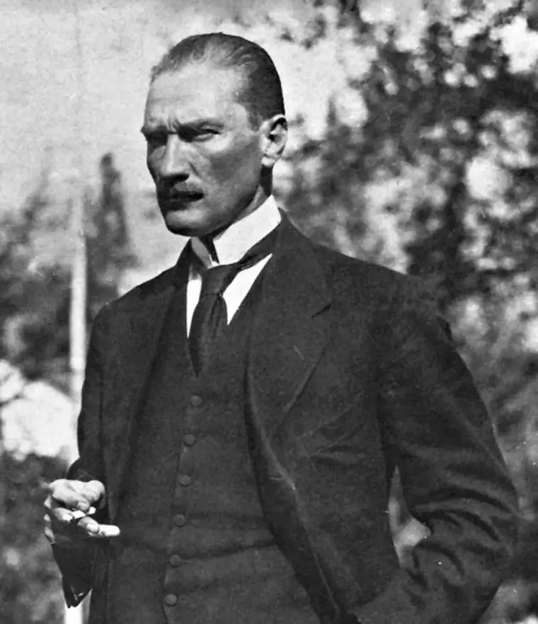 ATATÜRK'ÜN BİRBİRİNDEN GÜZEL FOTOĞRAFLARI 8