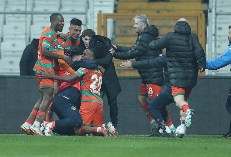 Beşiktaş Alanyaspor'a kaybetti: Galibiyet özlemi 3 maça çıktı 9