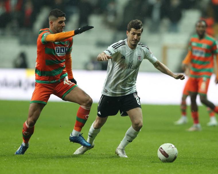 Beşiktaş Alanyaspor'a kaybetti: Galibiyet özlemi 3 maça çıktı 26