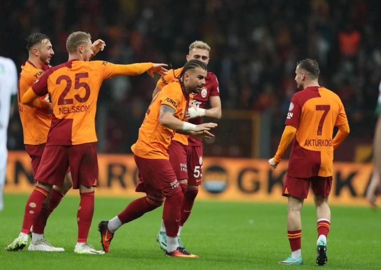 Aslan 3 puanı 3 golle aldı! 31