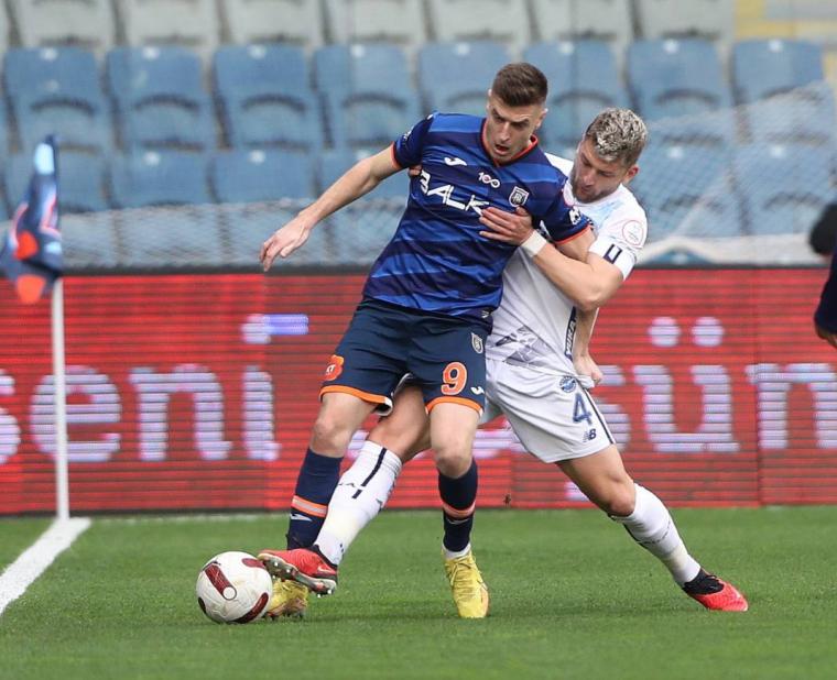 Başakşehir - Adana Demirspor maçında gol çıkmadı 14