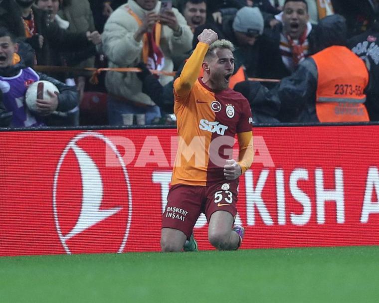 Galatasaray son dakika golüyle galibiyeti buldu 14