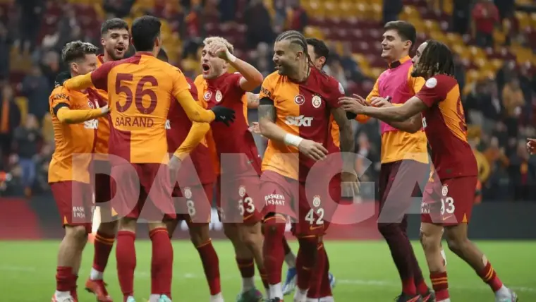 Aslan zirve yarışından kopmadı! 24