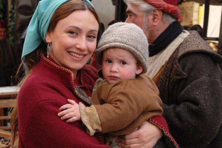 Yalı Çapkını'nın İfakat'i Gülçin Santırcıoğlu'nun gençlik hali gören herkesi mest etti! 4