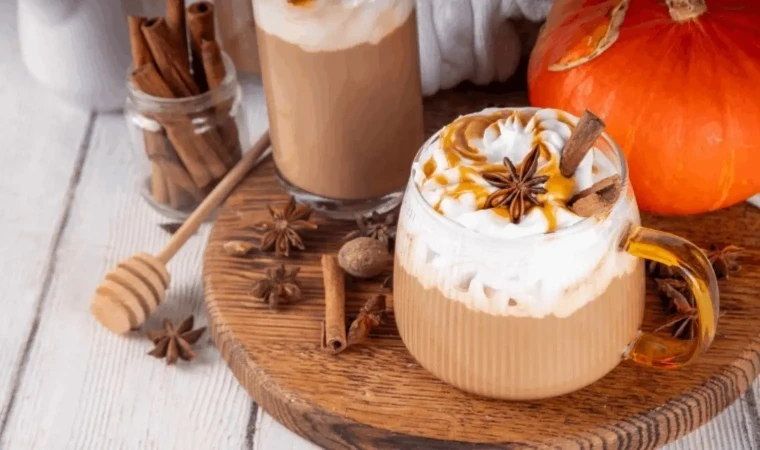 Dünya para harcamadan orjinal Pumpkin Spice Latte'yi (Balkabaklı Latte) evinizde daha ucuz ve orjinal tarifiyle deneyin! 5