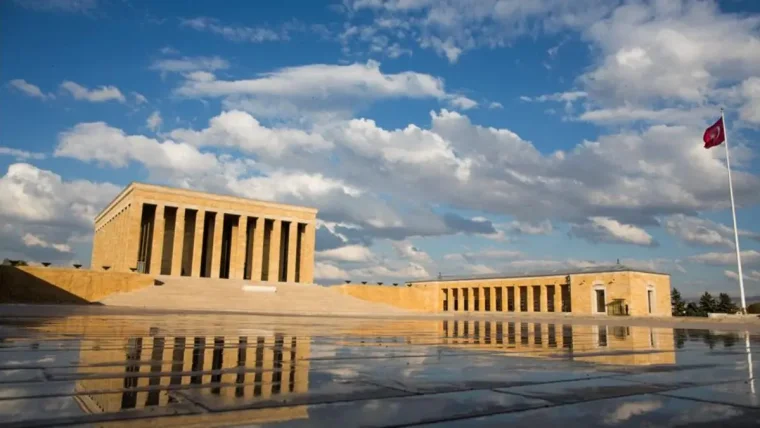 Anıtkabir’in hiç görülmemiş kareleri… MSB havadan çekilen görüntüleri paylaştı… 3