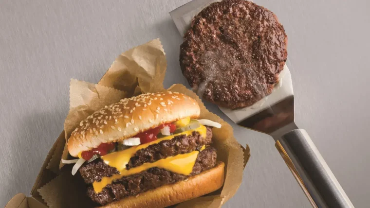 Ünlü fast food zincirinde şok! Hamburgerlerde koli basili çıktı! 4