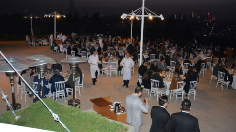 TÜMKİAD'dan muhteşem iftar