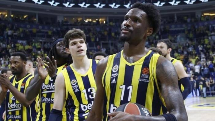 Fenerbahçeli basketbolcu Nigel Hayes-Davis’den skandal “soykırım” paylaşımı!