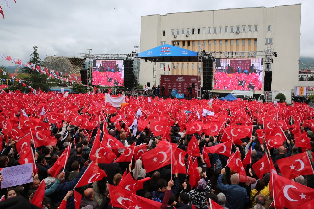 İmamoğlu Rize'de konuştu: Gemi yan yattı, sefere çıkamıyor artık!