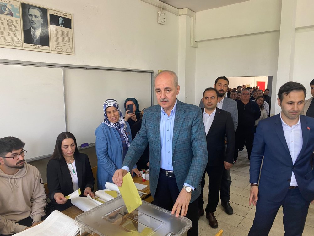 AK Parti vekili Numan Kurtulmuş oyunu kullandı