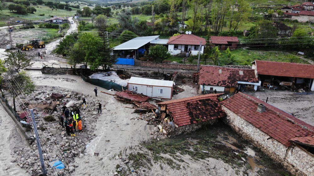 Eskişehir'i sel vurdu: Evler yıkıldı, tarım arazileri zarar gördü