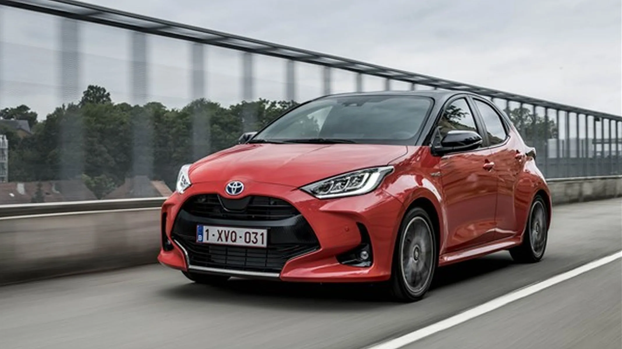 toyota-yaris-hybrid-yeni-bir-odulun-daha-sahibi-oldu.webp