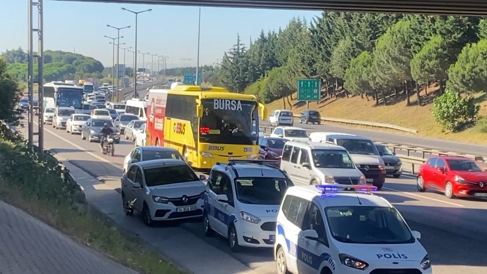 Kurban Bayramı dönüşü feci kaza: 3 yaralı