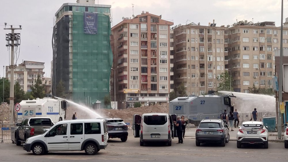 Galeria Sitesi’nde çalışma yapan bilirkişi heyetine toz engeli: TOMA'lar sulama yaptı