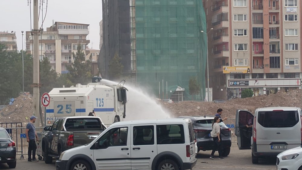 Galeria Sitesi’nde çalışma yapan bilirkişi heyetine toz engeli: TOMA'lar sulama yaptı