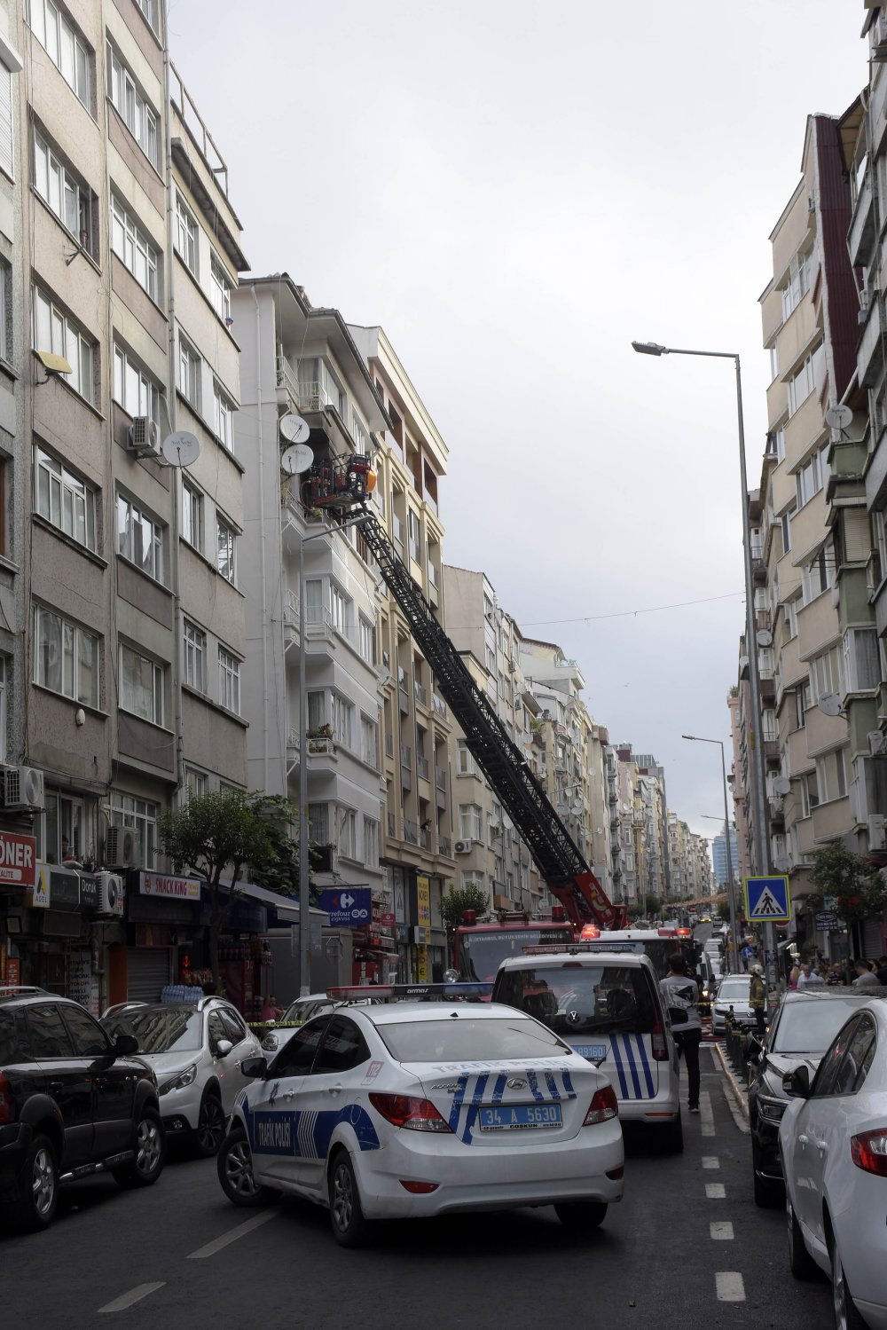 Şişli’de korku dolu anlar: Alevlerle uyandılar