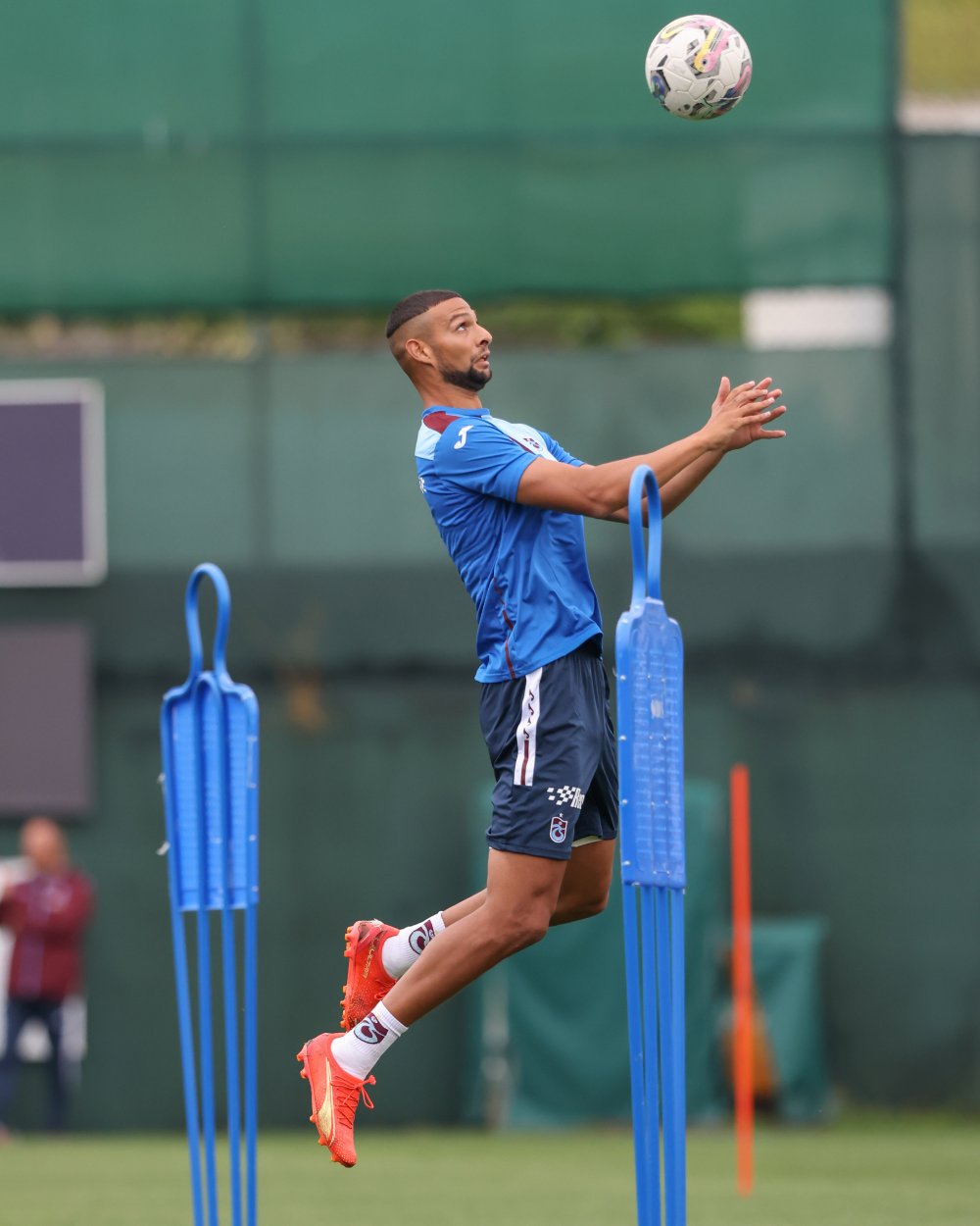 Trabzonspor'da şok sakatlık! Kaval kemiğinde ödem, dizinde kanama..