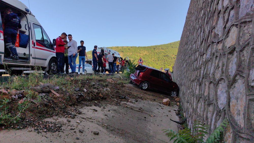 Bursa'da feci kaza: 4 yaralı