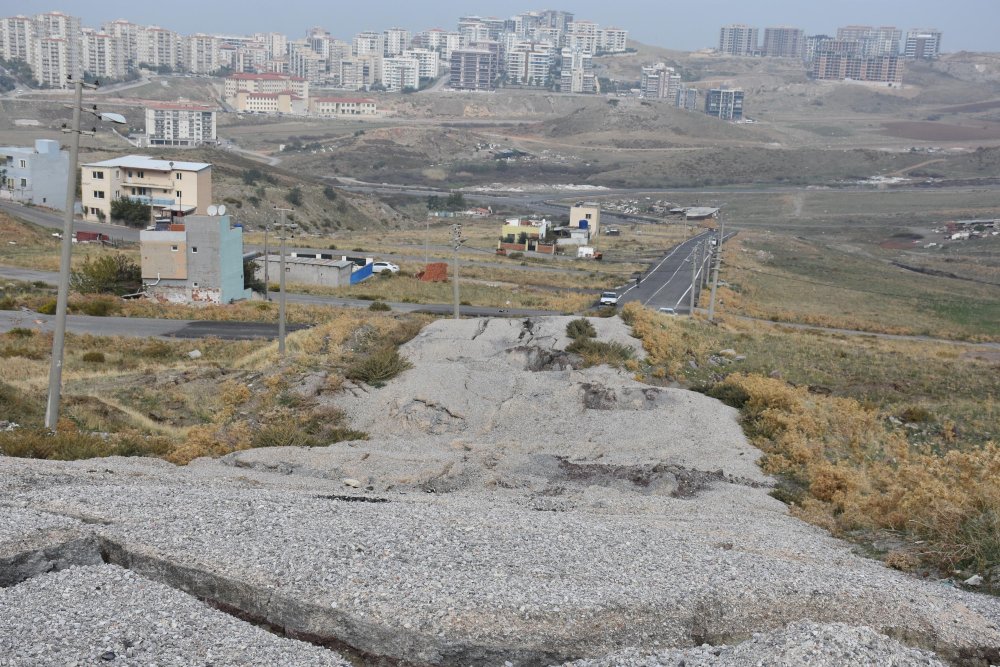 O bölgede tehlike büyüyor: Önlem alınmazsa yerleşimleri etkileyip can kaybına yol açacak