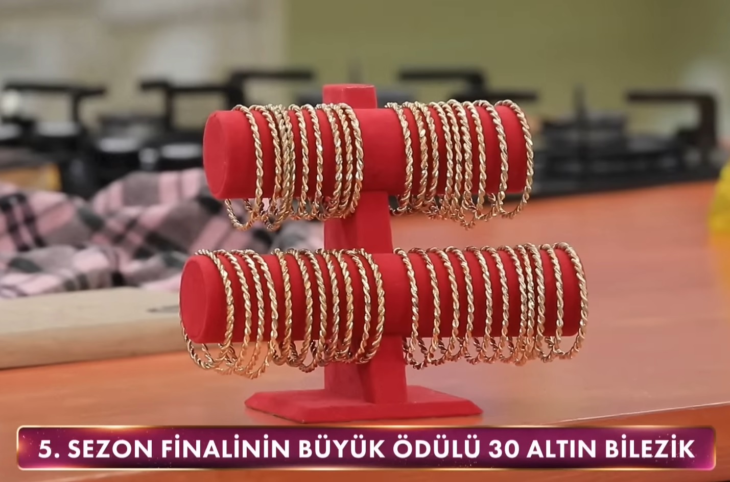 gelinim-mutfakta-final-odulu-bilezik-5-sezon.jpg