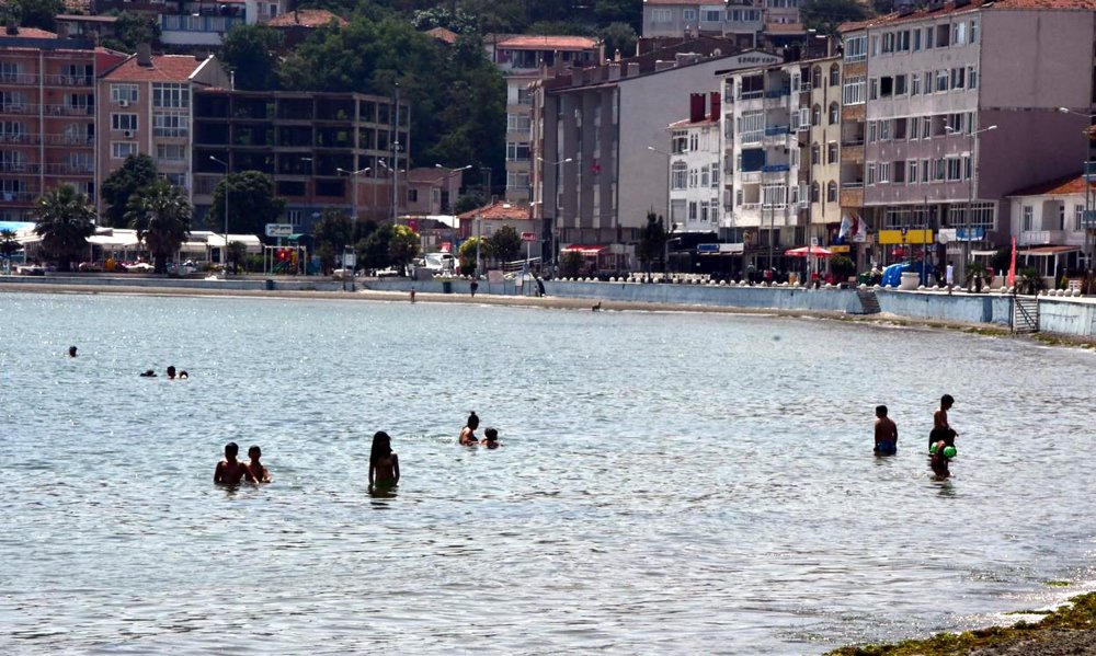 Turistik ilçede anonsla sıcak uyarısı! Zorunlu olmadıkça dışarı çıkmayın