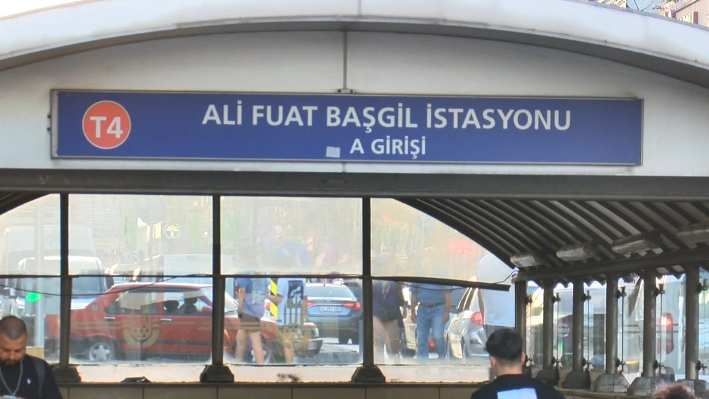 Tramvaydaki tartışma bıçaklı kavgaya döndü