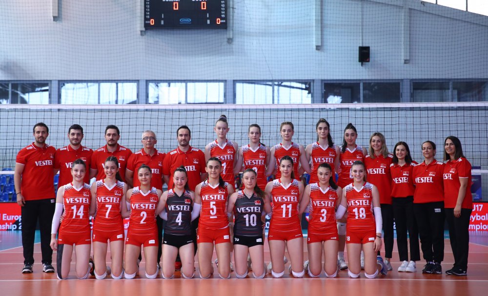 U17 Kız Voleybol Milli Takımı finalde