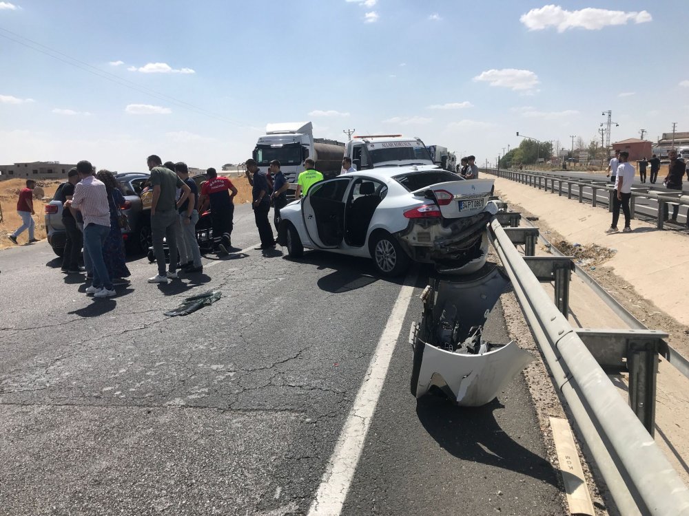 Mardin’de otomobiller çarpıştı: Yeşil Sol Partili vekil yaralandı