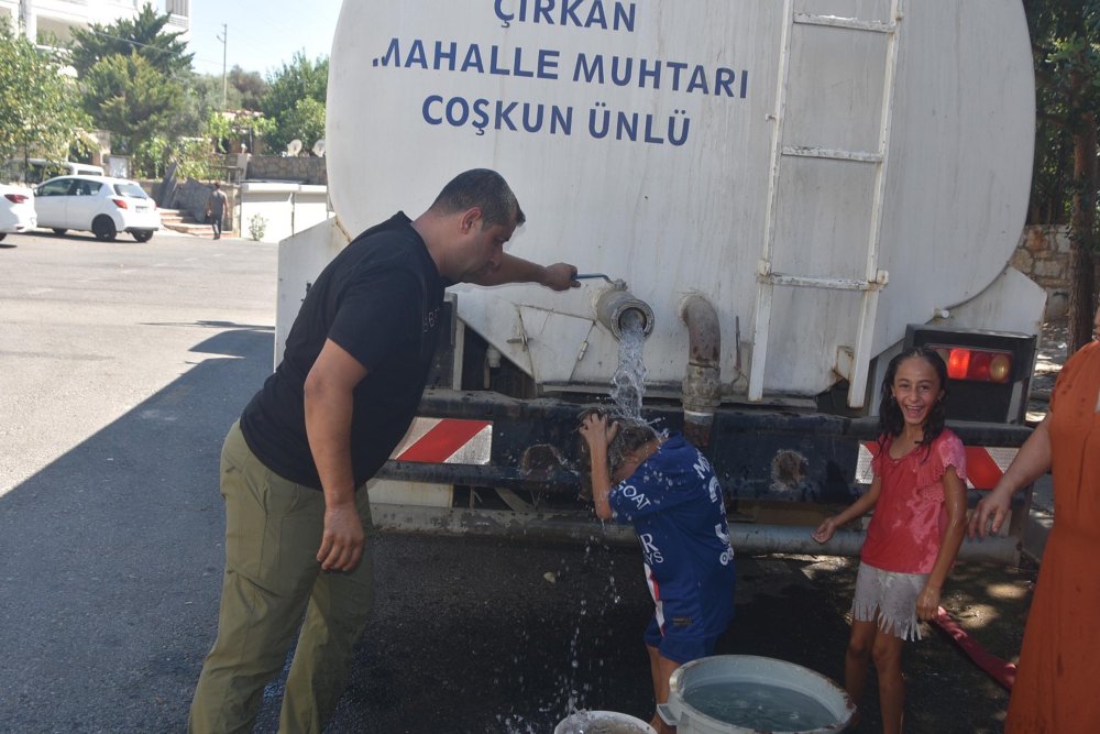 Ünlü turistik ilçede vatandaşlar mağdur: Tankerle su dönemi