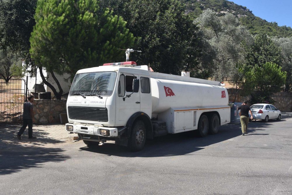 Ünlü turistik ilçede vatandaşlar mağdur: Tankerle su dönemi