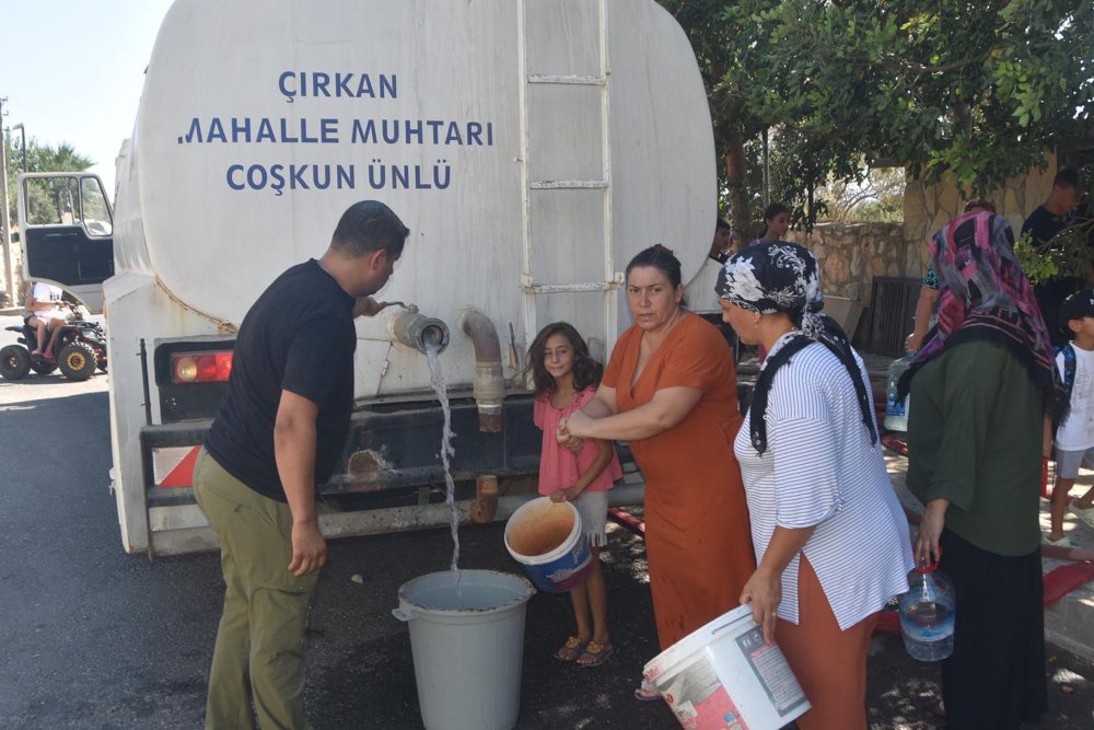 Ünlü turistik ilçede vatandaşlar mağdur: Tankerle su dönemi