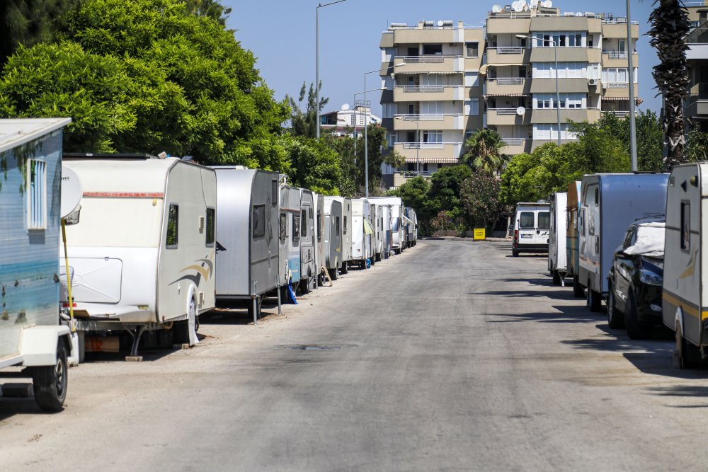 Mahalleli ile karavan sahipleri karşı karşıya: 'Karavan park', 'karavan galeri'ye döndü