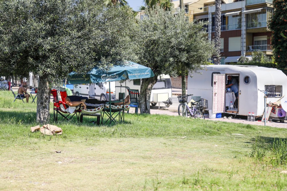 Mahalleli ile karavan sahipleri karşı karşıya: 'Karavan park', 'karavan galeri'ye döndü