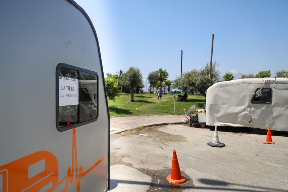 Mahalleli ile karavan sahipleri karşı karşıya: 'Karavan park', 'karavan galeri'ye döndü