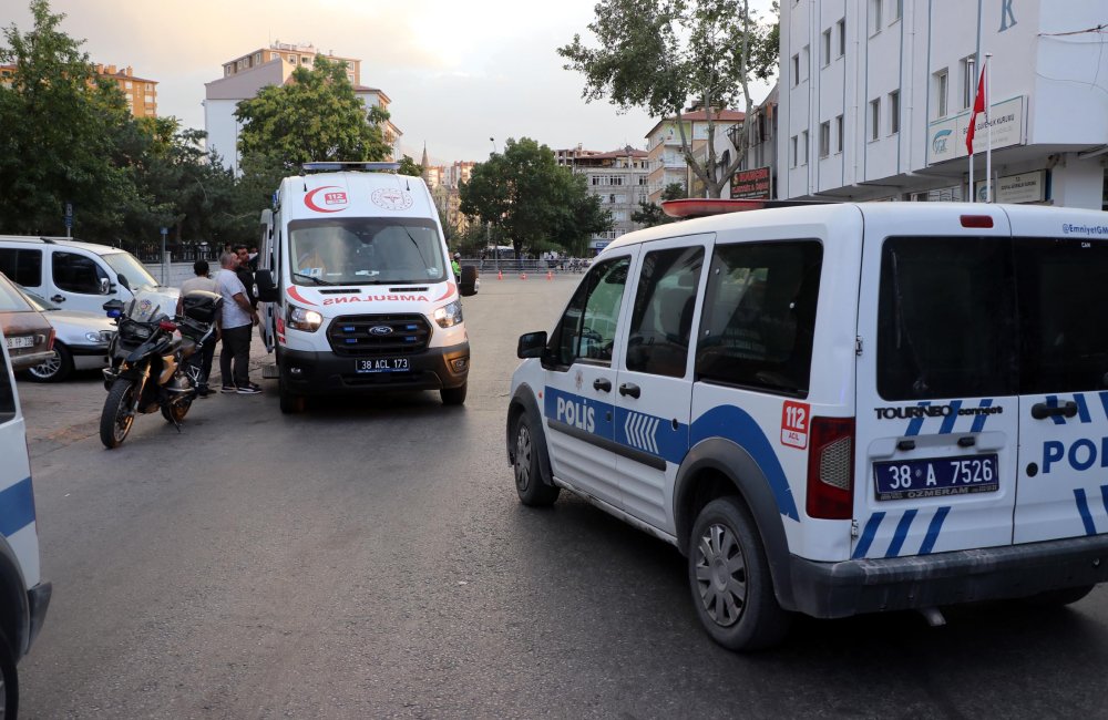 Kıraathanede silahlı çatışma: 1’i polis 2 yaralı