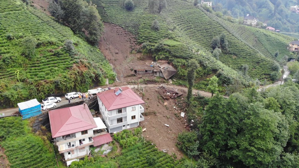 İlde heyelan sonrası hasar tespiti: 38 kişi tahliye edildi