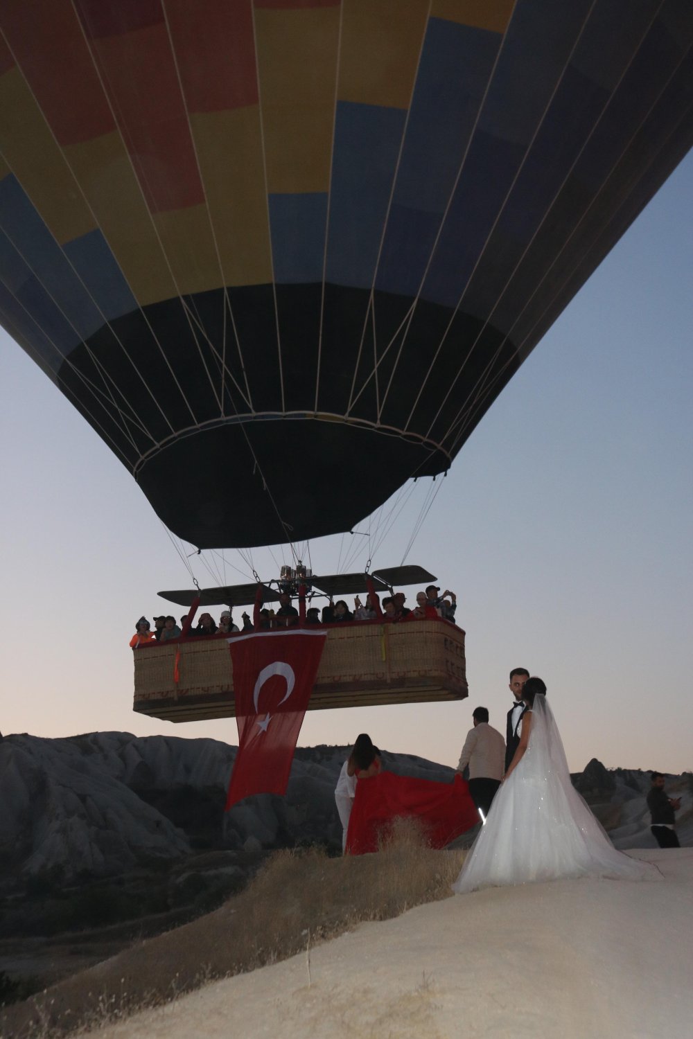 Kapadokya'da balonlar, Türk bayraklarıyla havalandı