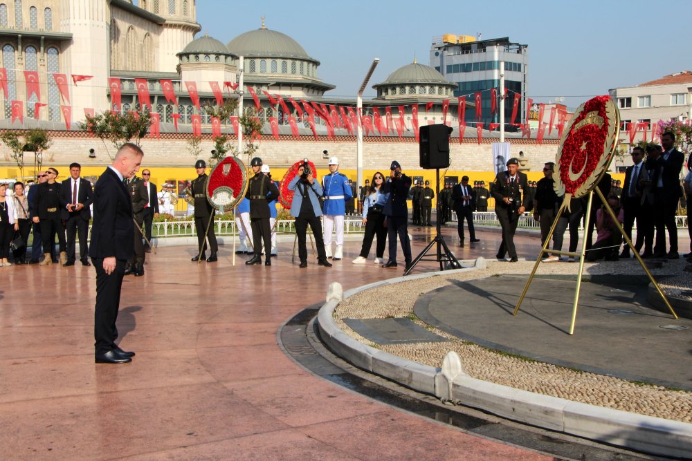 Taksim'de 30 Ağustos Zafer Bayramı töreni düzenlendi